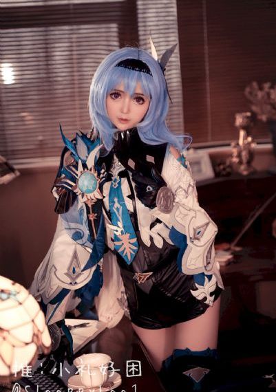 不扣钮的女孩
